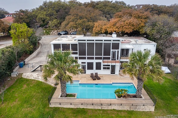 This retro San Antonio home for sale looks like something out of Mad Men