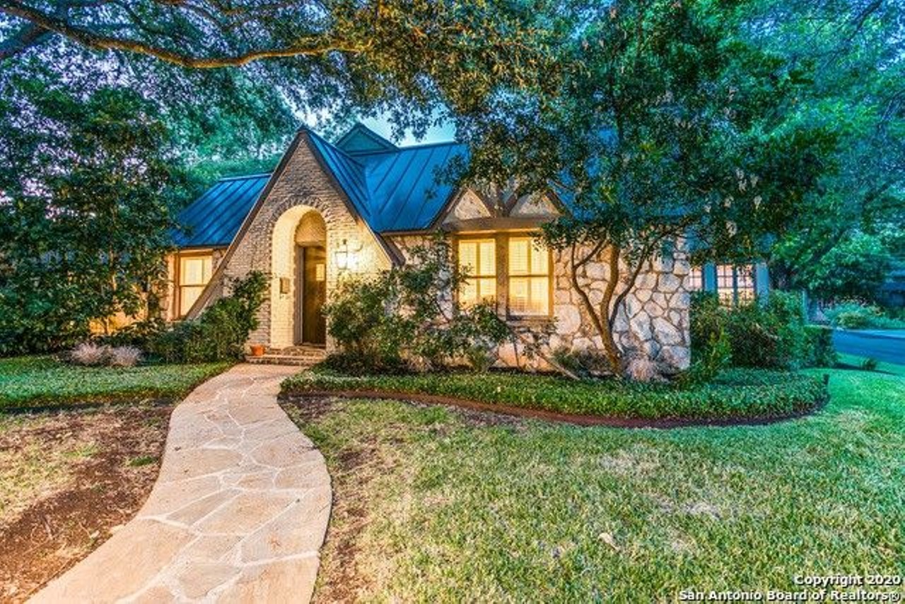 This Rock Cottage for Sale in San Antonio Looks Like a Hobbit House Fit for a King