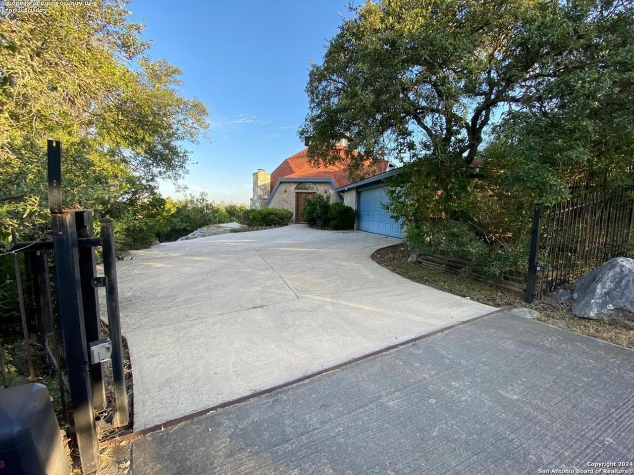 This San Antonio-area dome home, once owned by a Frost Bank heir, is for sale