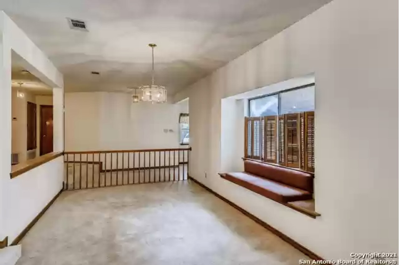 This San Antonio-area home for sale is an '80s time capsule with a conversation pit