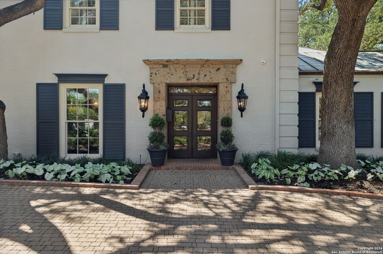 This San Antonio mansion for sale has an indoor pool and an Arabian-themed bathroom