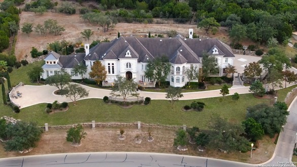 This San Antonio mansion for sale is across from David Robinson's former home