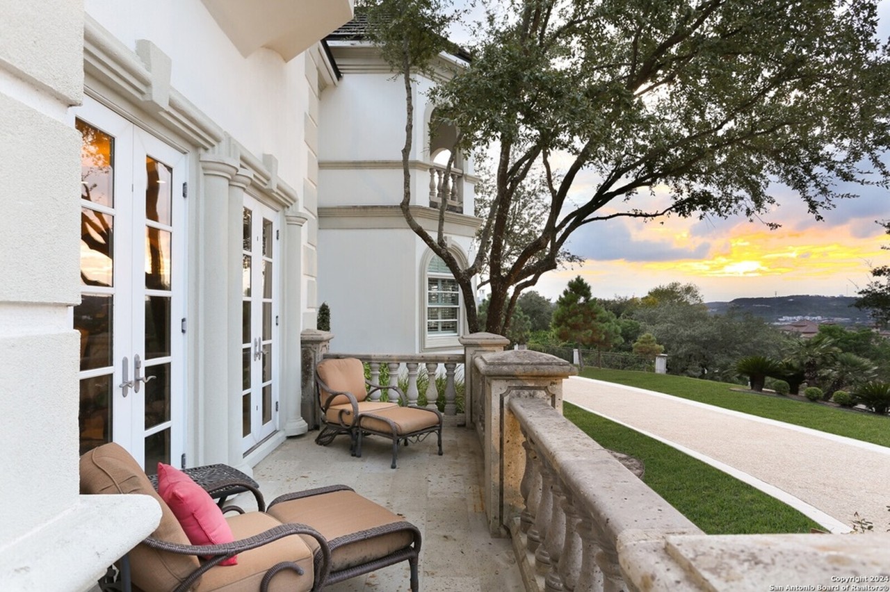 This San Antonio mansion for sale is across from David Robinson's former home