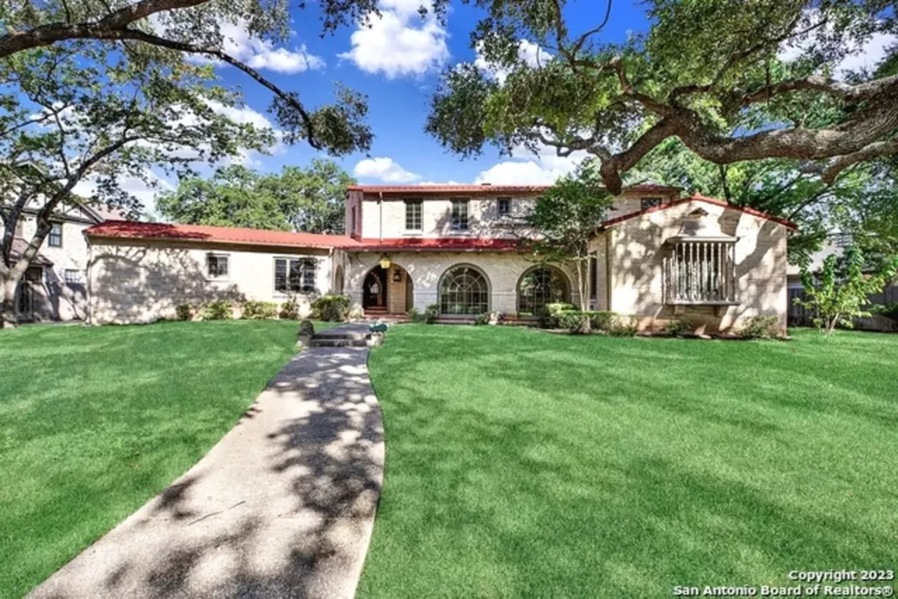 this-spanish-colonial-home-for-sale-in-san-antonio-was-built-by-the