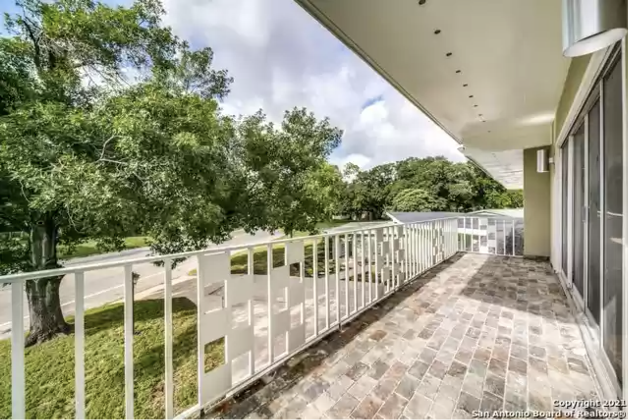 This swinging mid-century San Antonio home only had one owner until someone bought it this spring