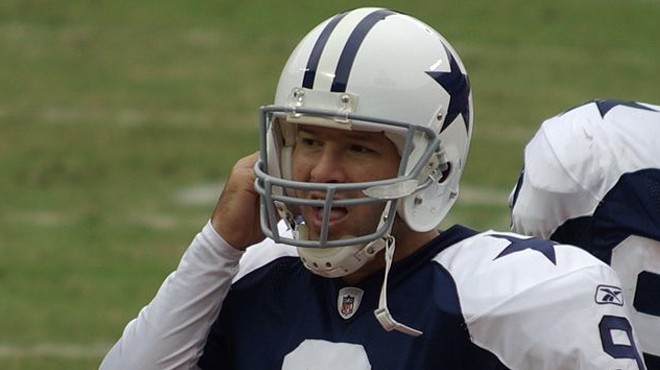 Twitter users are giving former Cowboys quarterback Tony Romo mixed reviews as an announcer.