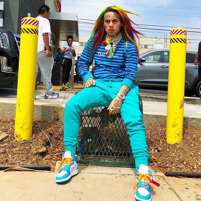 Rapper Tekashi 6ix9ine, Who Was Previously Threatened in San Antonio, Reportedly Pistol-Whipped and Robbed in NYC (2)