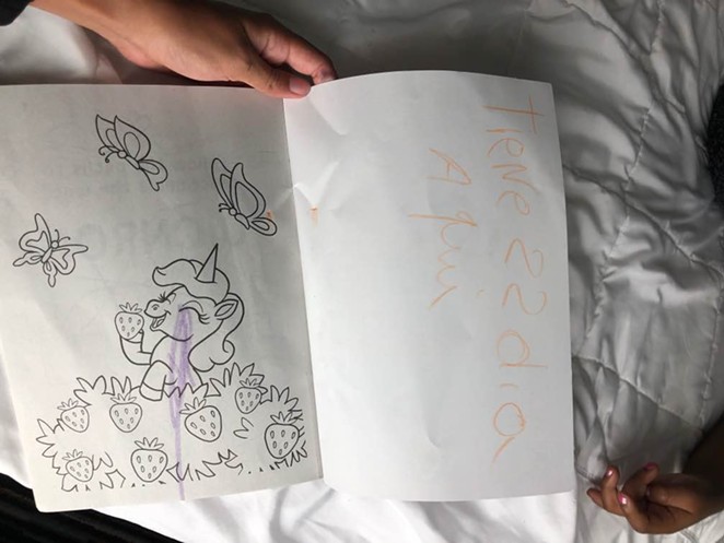 The mother of a Hatian family scheduled for deportation showed this crayon message to a RAICES attorney through the window of a hotel in which she is being held. - TWITTER/RAICESTEXAS