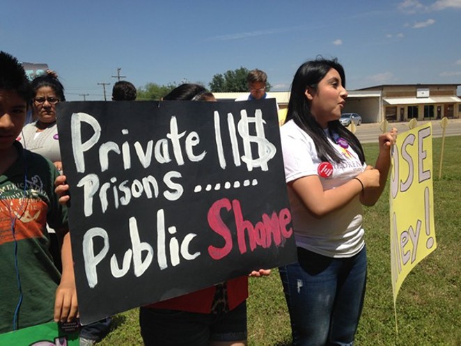 Even As DOJ Phases Them Out, Business Is Booming for Private Prisons Thanks to Immigrant Detention