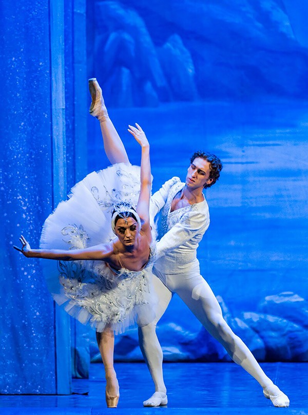 Russian Grand Ballet’s Touring ‘Swan Lake’ Stops at the Majestic on Sunday