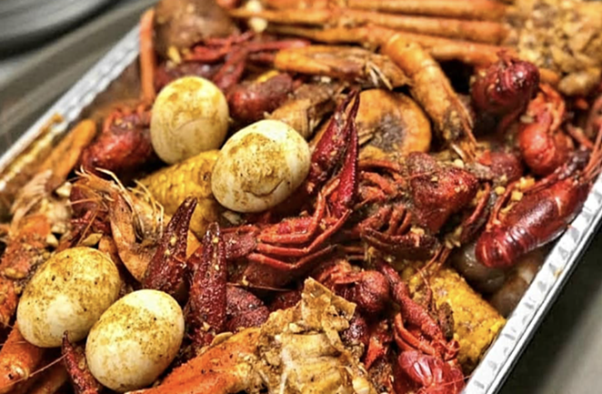 McAllen-born Mr. Crabby’s Seafood Kitchen and Bar has opened in the northeastern suburb of Selma. - FACEBOOK / MR.CRABBY'S SEAFOOD KITCHEN AND BAR LIVE OAK BY REDHOOK