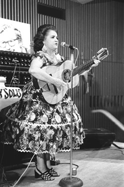 Lydia Mendoza performs in Chulas Fronteras. - CHRIS STRACHWITZ © ARHOOLIE FOUNDATION