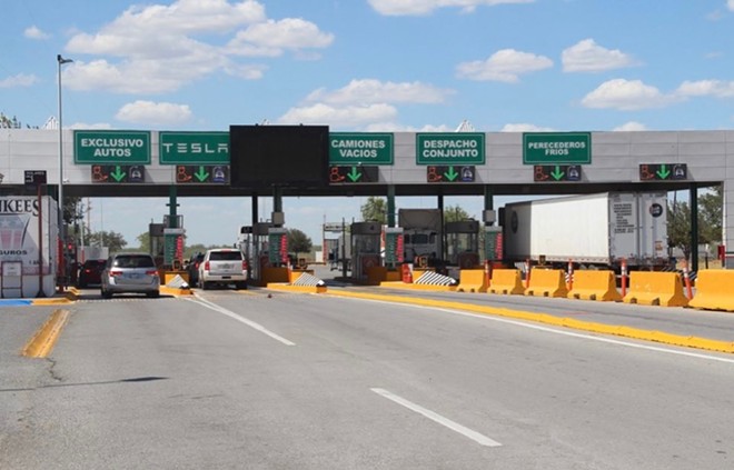 The Tesla exclusive border crossing connects Laredo to the Mexican town of Colombia, Mexico. - Twitter / @WholeMarsBlog