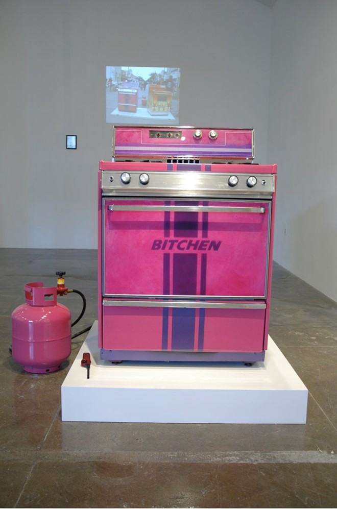 Katie Pell, Bitchen Stove, 2006. - © Katie Pell, courtesy of Linda Pace Foundation Collection, Ruby City