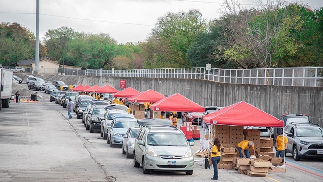 The San Antonio Food Bank conducts a mobile distribution. - Instagram / @SAFoodBank