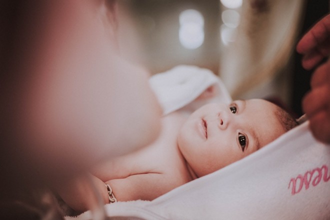 WIC offers a free 24/7 lactation support hotline, breastfeeding peer counselors, lactation consultants, and free nutrition and breastfeeding classes to all Texas moms. - Unsplash / Bia Octavia