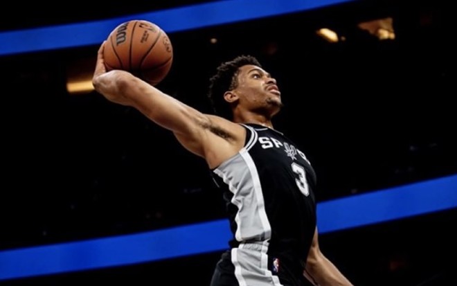 Spurs forward Keldon Johnson opted to drive into a crowded lane instead of passing to Wembanyama, who was wide open in the corner, infuriating fans. - Instagram / spurs