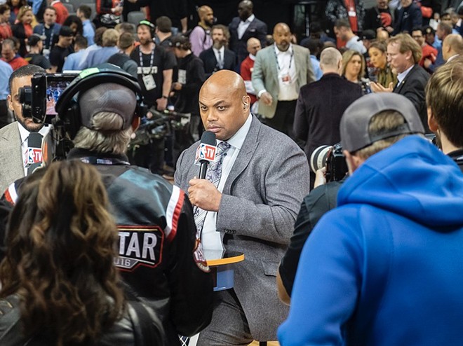 NBA legend and TNT sports commentators Charles Barkley has a habit of talking smack about San Antonio fans' weight. - Wikimedia Commons / Chensiyuan