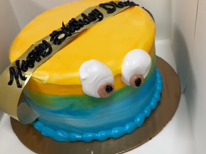 Does this cake look like a Minion? - Screen shot / Tik Tok @babygirls0s0