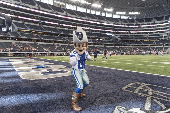 Rowdy, the Dallas Cowboys’ mascot, poses on the field. - The Lyda Hill Texas Collection of Photographs in Carol M. Highsmith's America Project, Library of Congress, Prints and Photographs Division