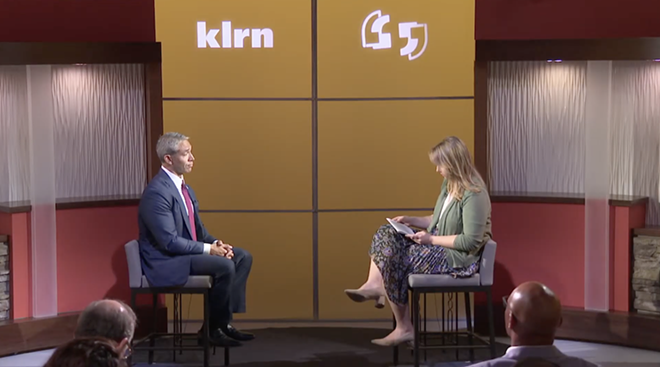 San Antonio Report Editor-In-Chief Leigh Munsil (right) speaks with Mayor Ron Nirenberg prior to city elections last year. - Screen Capture / YouTube: The San Antonio Report