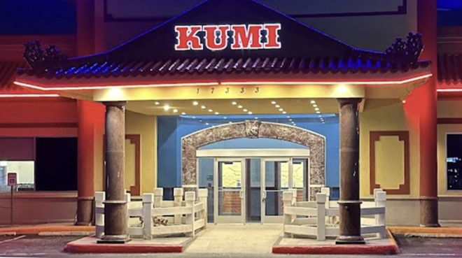 Buffet restaurant Kumi has begun serving in the Hollywood Park neighborhood. - Nina Rangel