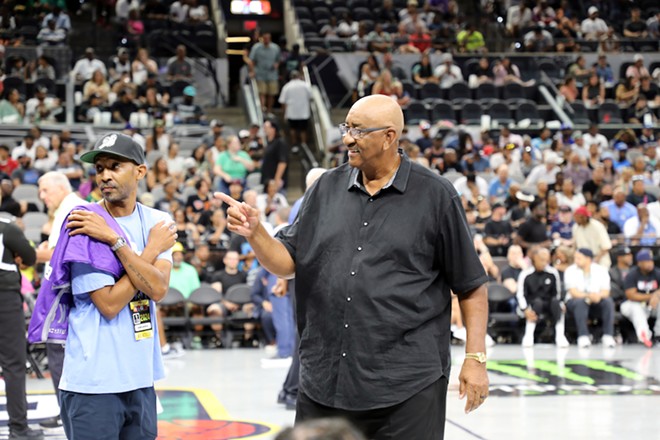 George "The Iceman" Gervin reacts to an enthusiastic San Antonio crowd. - Kiko Martinez