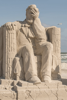 A Facepalming Lincoln Took Home the Grand Prize at This Year's Texas SandFest