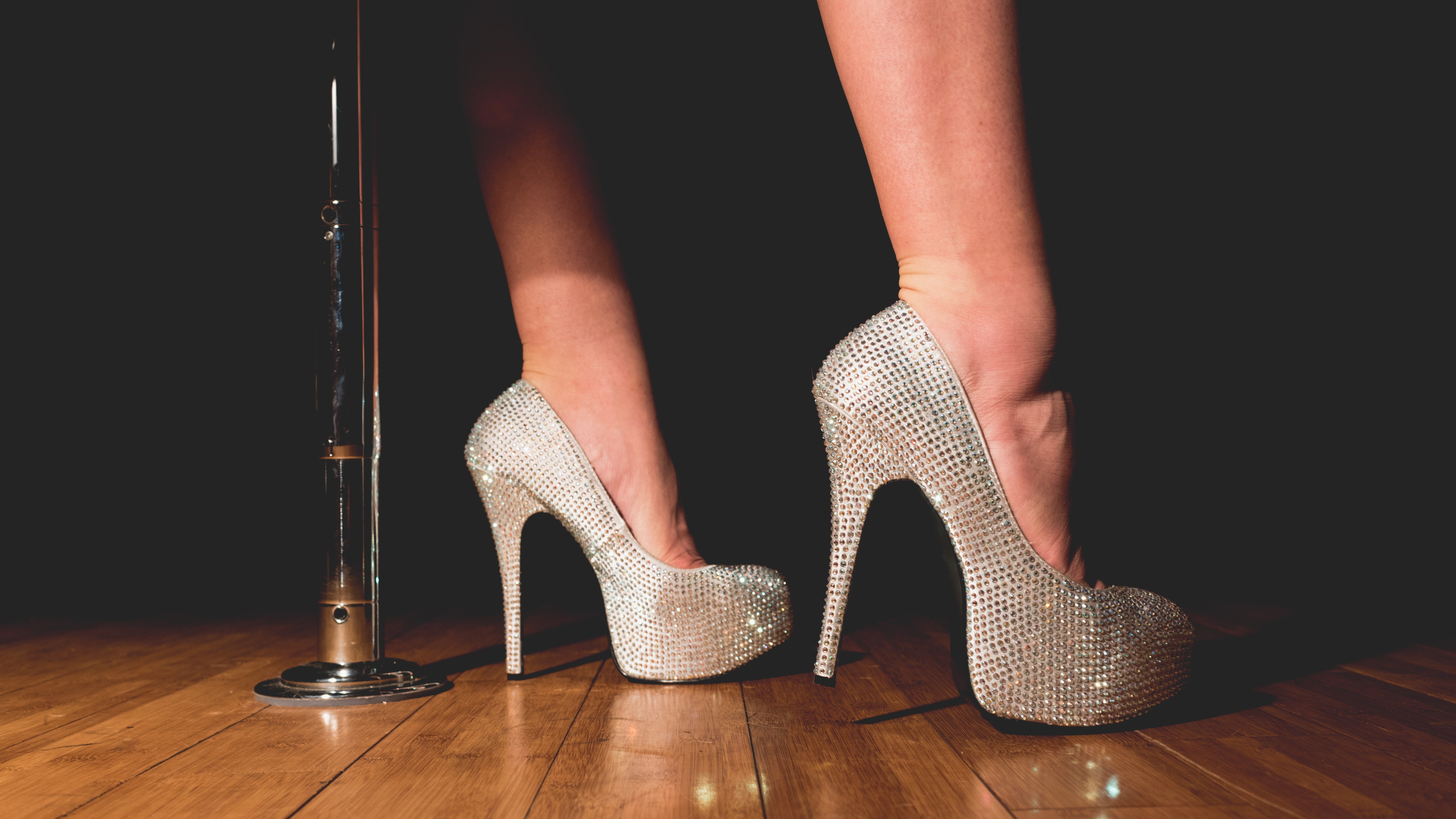 Texas Governor signs new law requiring strip club employees and patrons to be at least 21 | San Antonio | San Antonio Current
