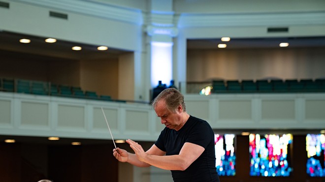 Sebastian Lang-Lessing conducts the Musicians of the San Antonio Symphony (MOSAS) at First Baptist Church.